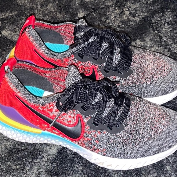 Nike Epic React Shoes Kids 4Y (Equivalent to what in women’s size 6/5 1/2) - Picture 3 of 7